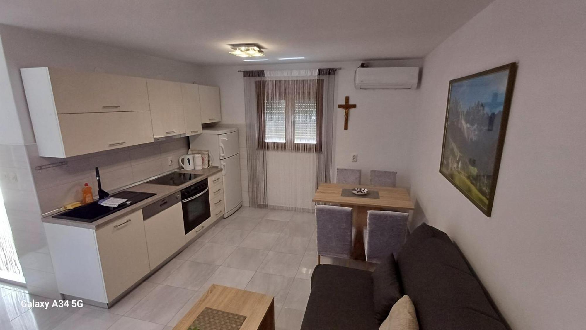 Leo Apartment วีร์ ภายนอก รูปภาพ