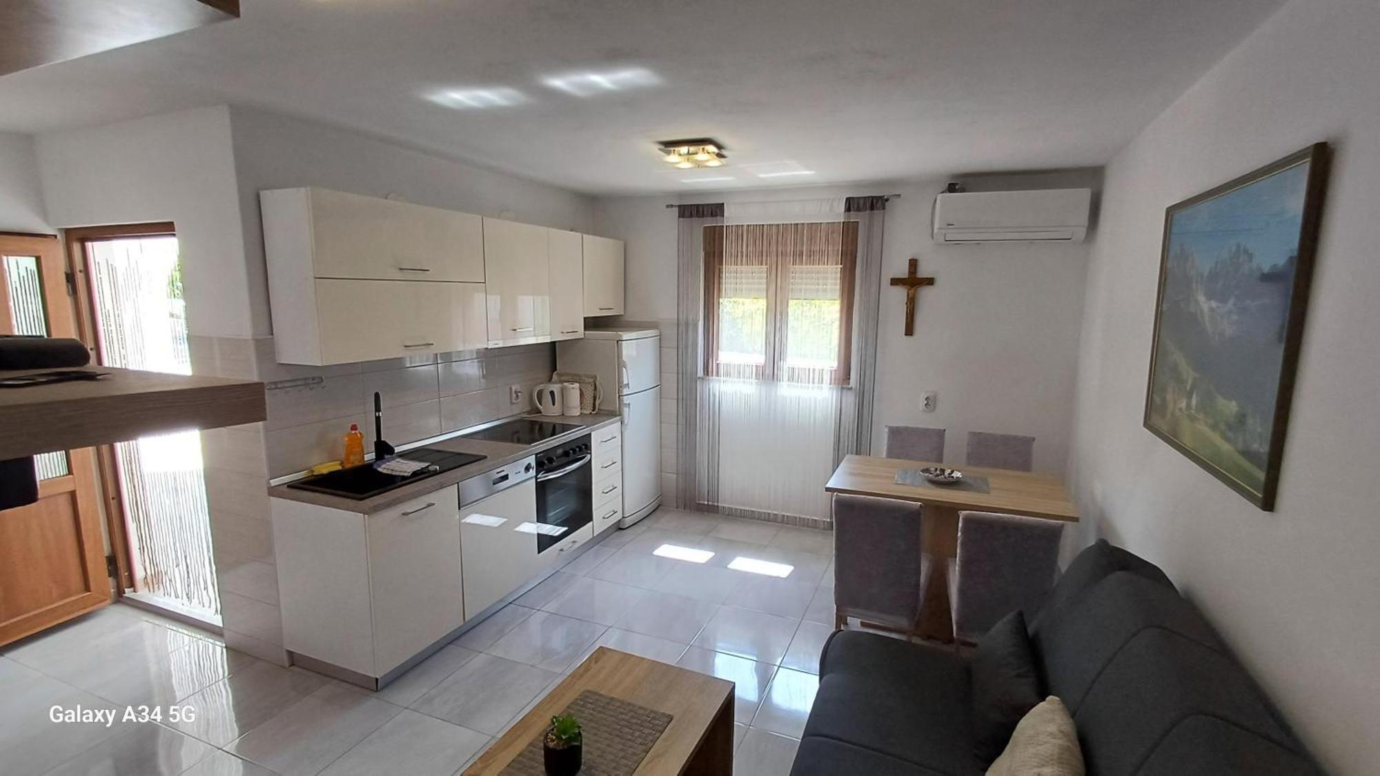 Leo Apartment วีร์ ภายนอก รูปภาพ
