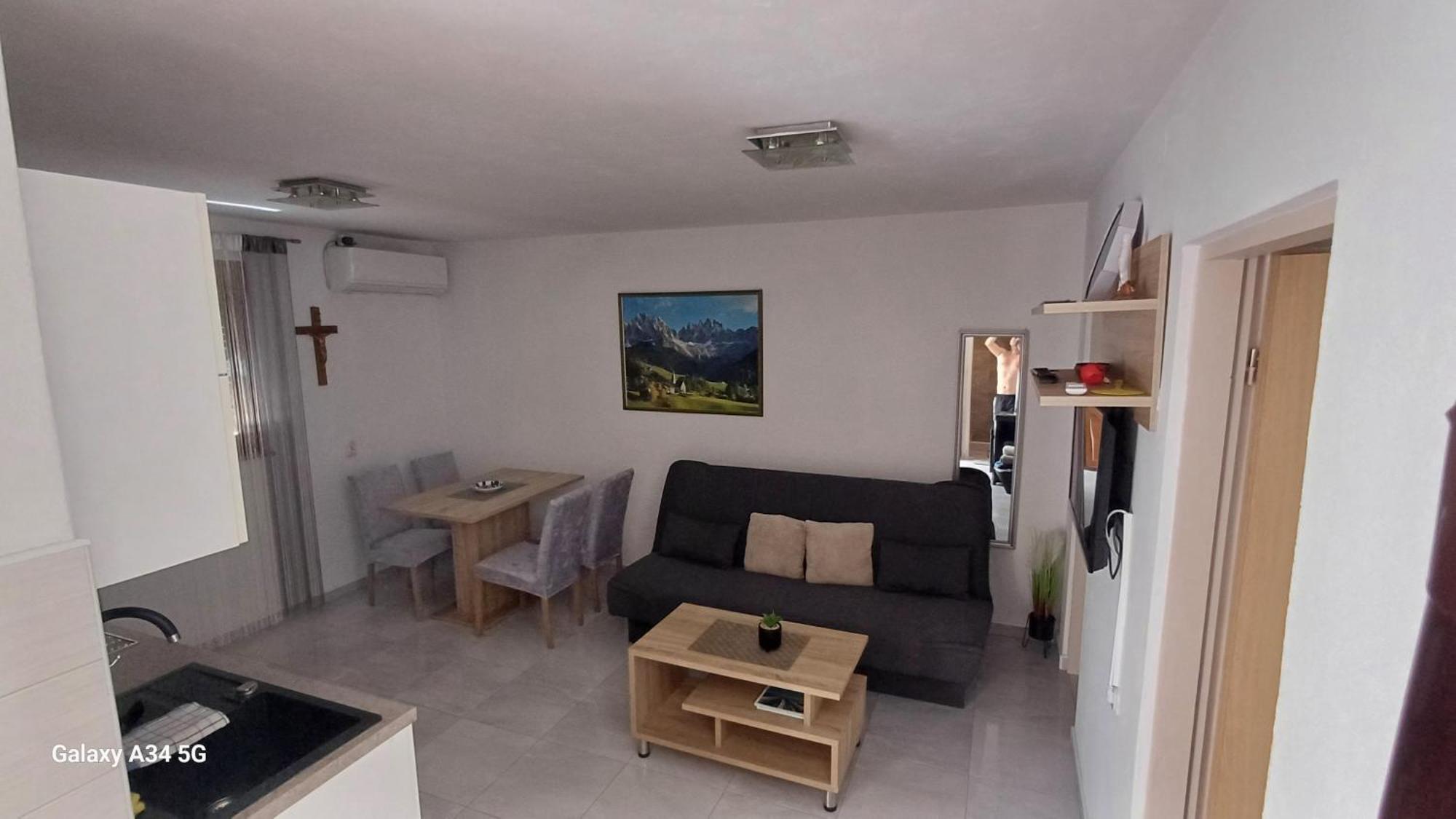 Leo Apartment วีร์ ภายนอก รูปภาพ